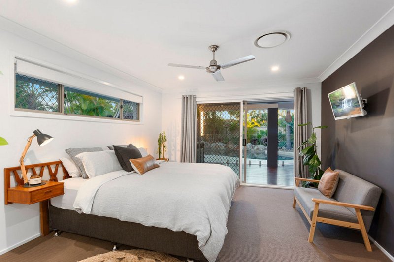 Photo - 10 Coronet Cr , Burleigh Waters QLD 4220 - Image 13