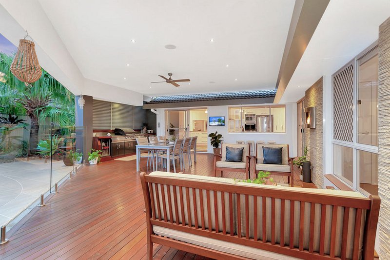 Photo - 10 Coronet Cr , Burleigh Waters QLD 4220 - Image 19