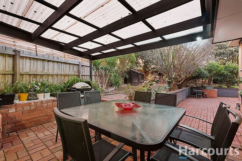 Photo - 10 Corunna Court, Glen Waverley VIC 3150 - Image 4