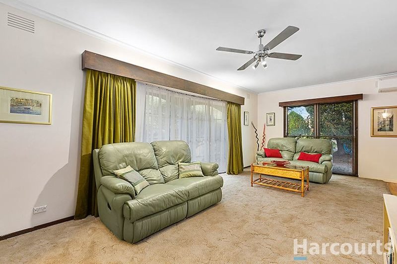 Photo - 10 Corunna Court, Glen Waverley VIC 3150 - Image 5