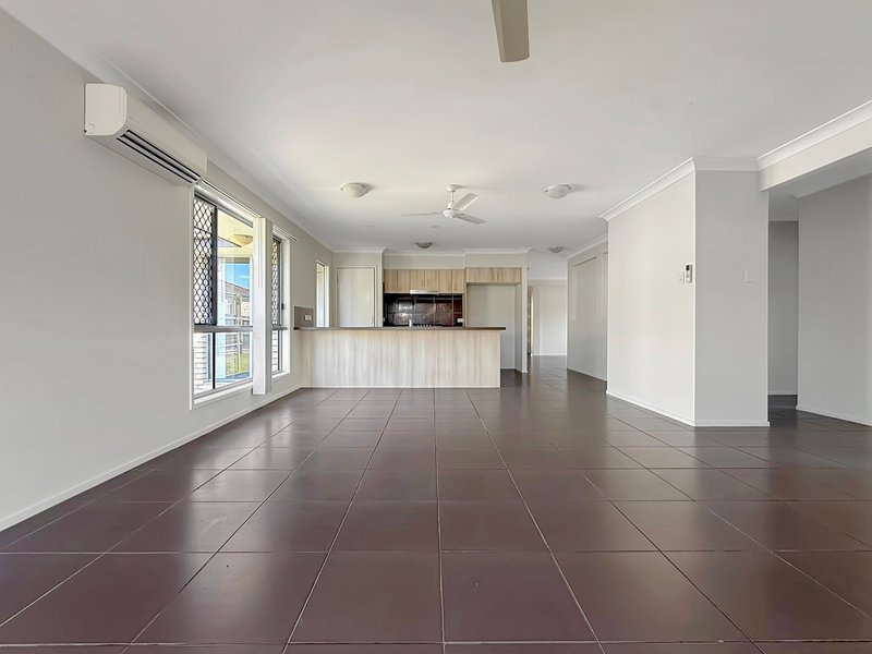 Photo - 10 Corymbia Close, Narangba QLD 4504 - Image 5