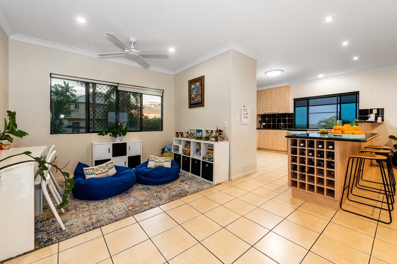 Photo - 10 Cosford Drive, Eimeo QLD 4740 - Image 5