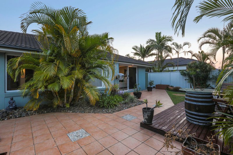 Photo - 10 Costa Del Sol Avenue, Coombabah QLD 4216 - Image 23