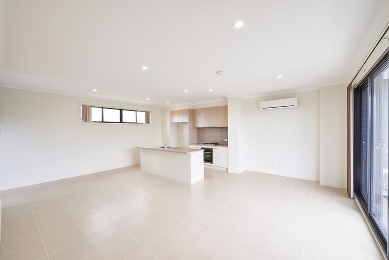 Photo - 10 Coupling Way, Glenroy VIC 3046 - Image 2