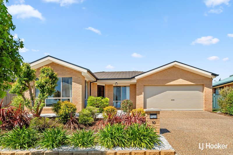 Photo - 10 Courtneidge Street, Dunlop ACT 2615 - Image 1