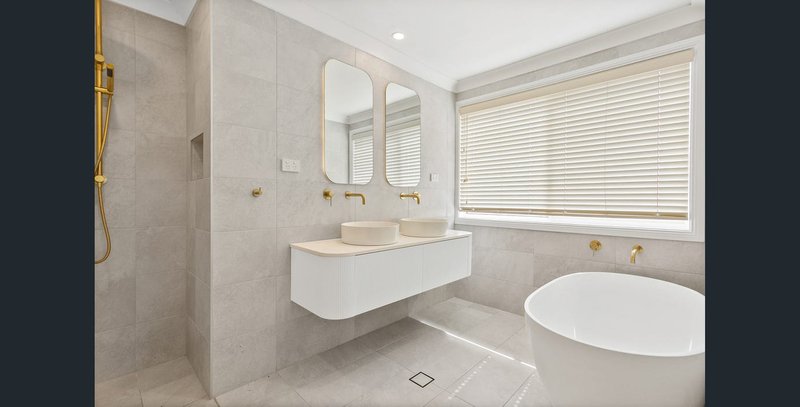 Photo - 10 Cove Boulevard, Shell Cove NSW 2529 - Image 7