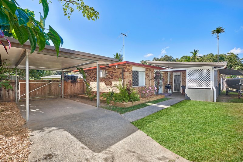 10 Craig Street, Mooroobool QLD 4870