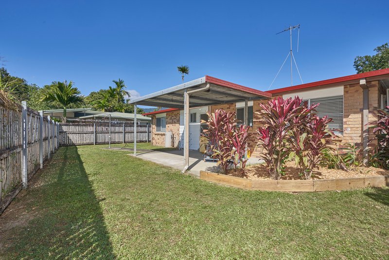 Photo - 10 Craig Street, Mooroobool QLD 4870 - Image 13