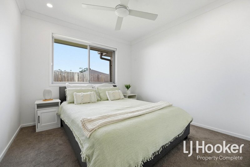 Photo - 10 Creaghe Street, Park Ridge QLD 4125 - Image 12