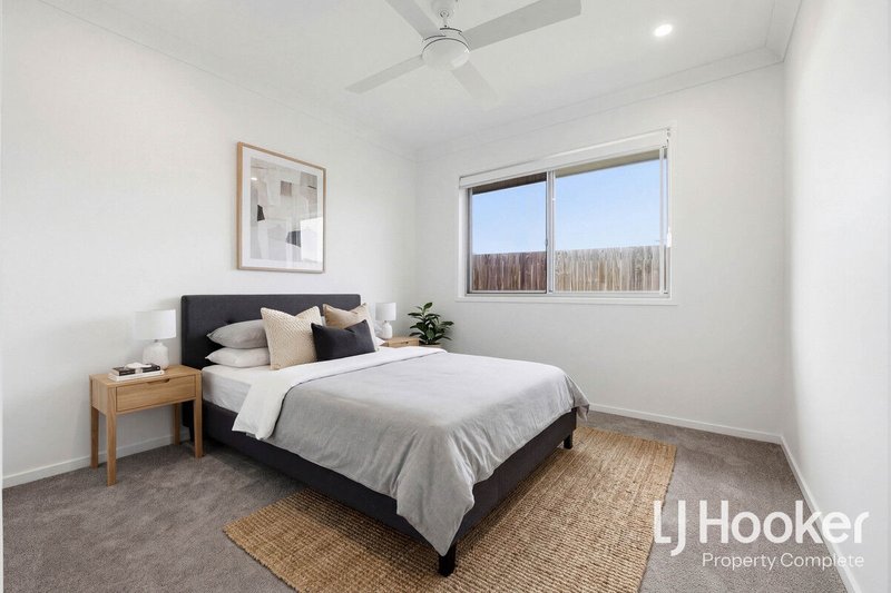 Photo - 10 Creaghe Street, Park Ridge QLD 4125 - Image 14