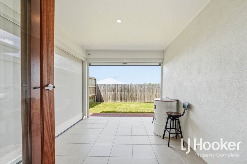 Photo - 10 Creaghe Street, Park Ridge QLD 4125 - Image 18