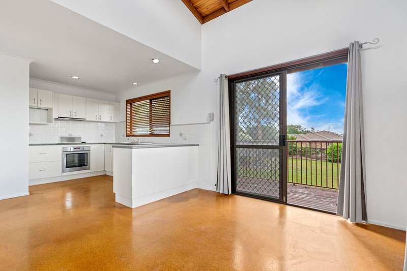 Photo - 10 Crestview Street, Loganlea QLD 4131 - Image 8