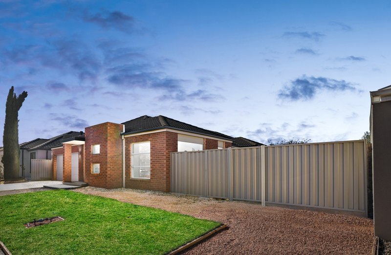 Photo - 10 Croft Street, Caroline Springs VIC 3023 - Image 20