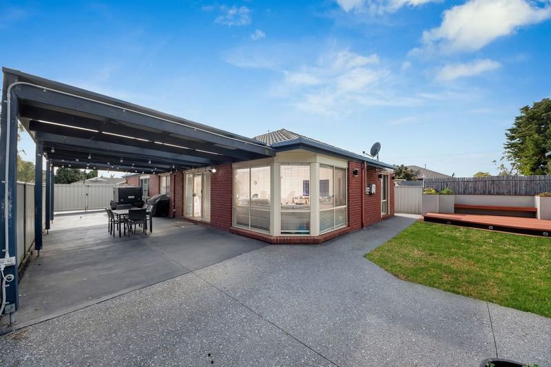 Photo - 10 Crossdale Green, Craigieburn VIC 3064 - Image 17