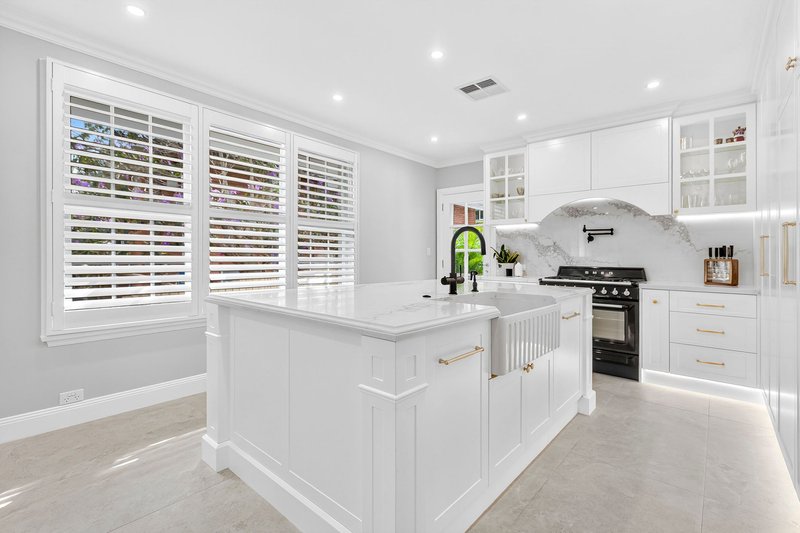 Photo - 10 Cullen Street, Forestville NSW 2087 - Image 2