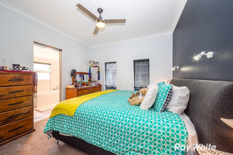 Photo - 10 Cumming Street, Bongaree QLD 4507 - Image 5