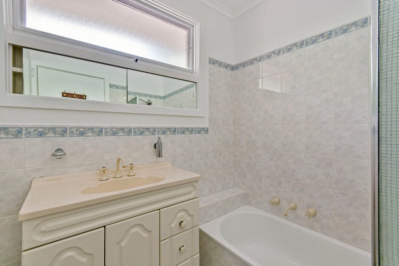 Photo - 10 Currawa Drive, Boronia VIC 3155 - Image 5