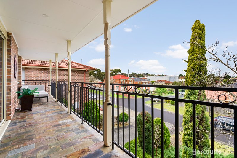 Photo - 10 Daffodil Court, Endeavour Hills VIC 3802 - Image 7