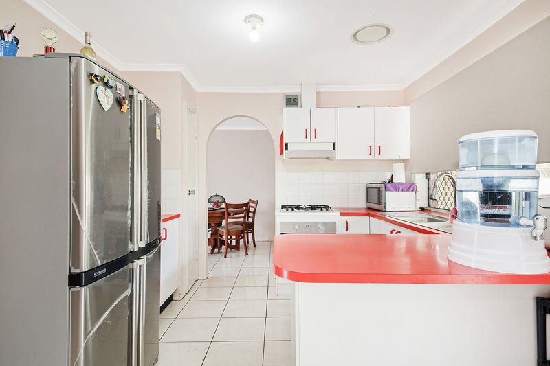 Photo - 10 Dampier Court, Boronia Heights QLD 4124 - Image 4