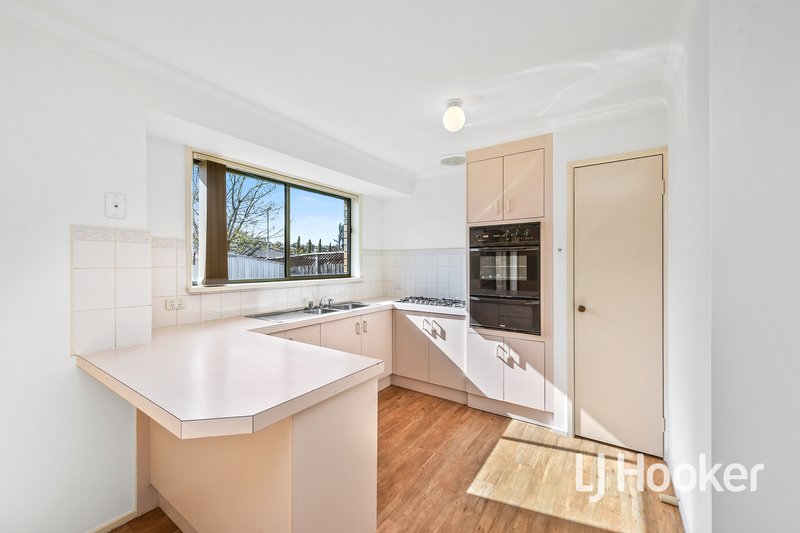 Photo - 10 Daniel Court, Pakenham VIC 3810 - Image 2