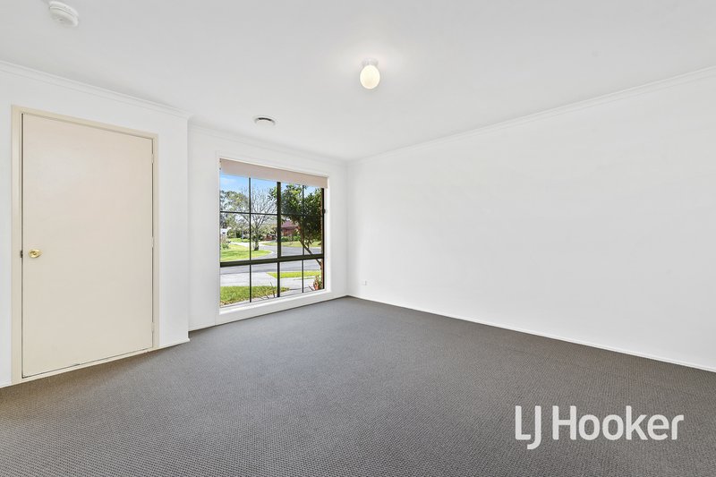 Photo - 10 Daniel Court, Pakenham VIC 3810 - Image 5