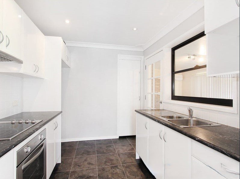 Photo - 10 Danube Place, St Clair NSW 2759 - Image 2