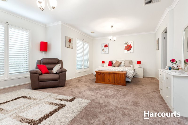 Photo - 10 Daventry Court, Berwick VIC 3806 - Image 6