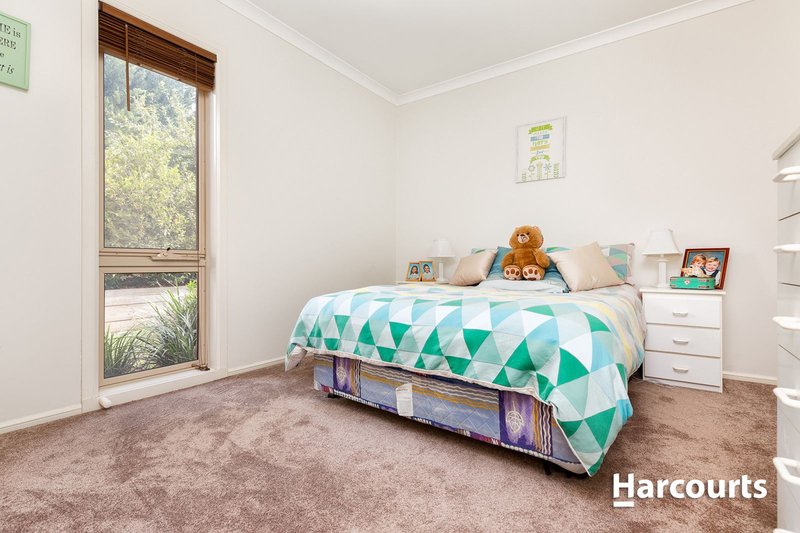 Photo - 10 Daventry Court, Berwick VIC 3806 - Image 9