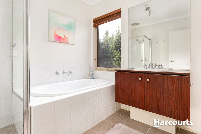 Photo - 10 Daventry Court, Berwick VIC 3806 - Image 10