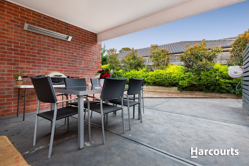 Photo - 10 Daventry Court, Berwick VIC 3806 - Image 11