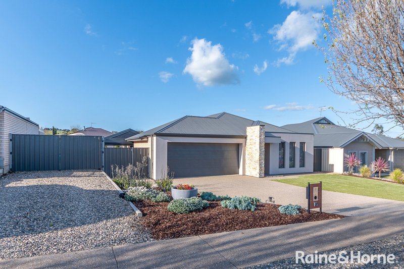 Photo - 10 Davey Street, Strathalbyn SA 5255 - Image 2