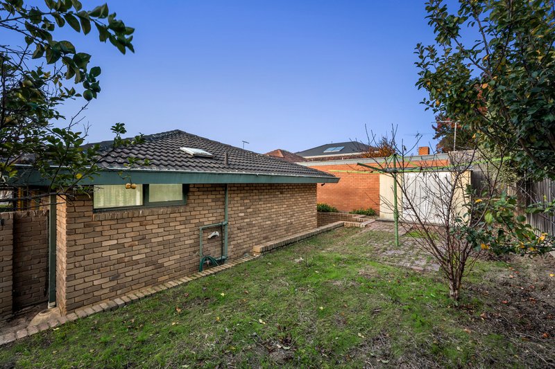 Photo - 10 Davis Street, Burwood East VIC 3151 - Image 10