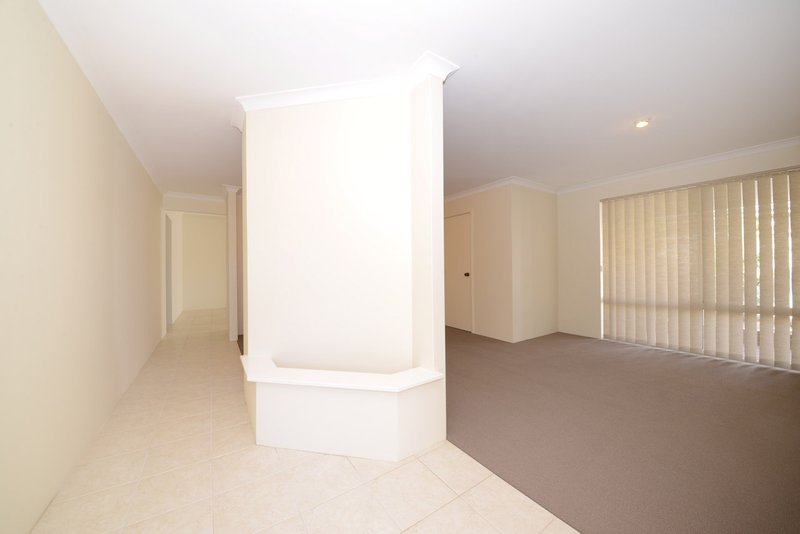 Photo - 10 De Crillon Way, Currambine WA 6028 - Image 2