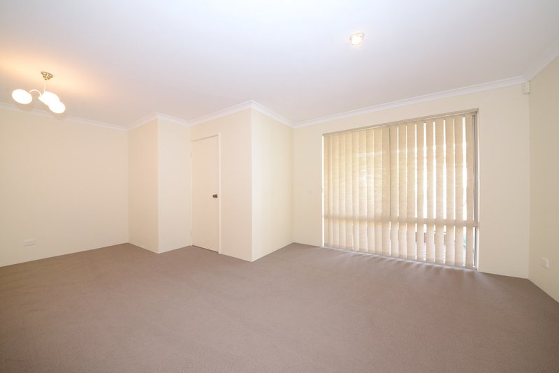 Photo - 10 De Crillon Way, Currambine WA 6028 - Image 3