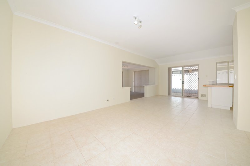 Photo - 10 De Crillon Way, Currambine WA 6028 - Image 9