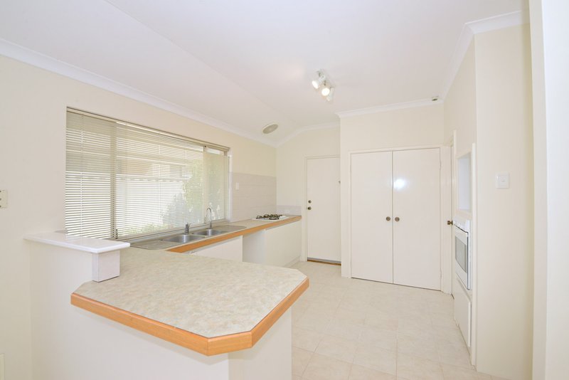 Photo - 10 De Crillon Way, Currambine WA 6028 - Image 12