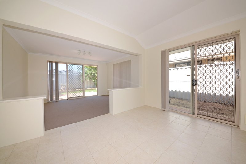 Photo - 10 De Crillon Way, Currambine WA 6028 - Image 14