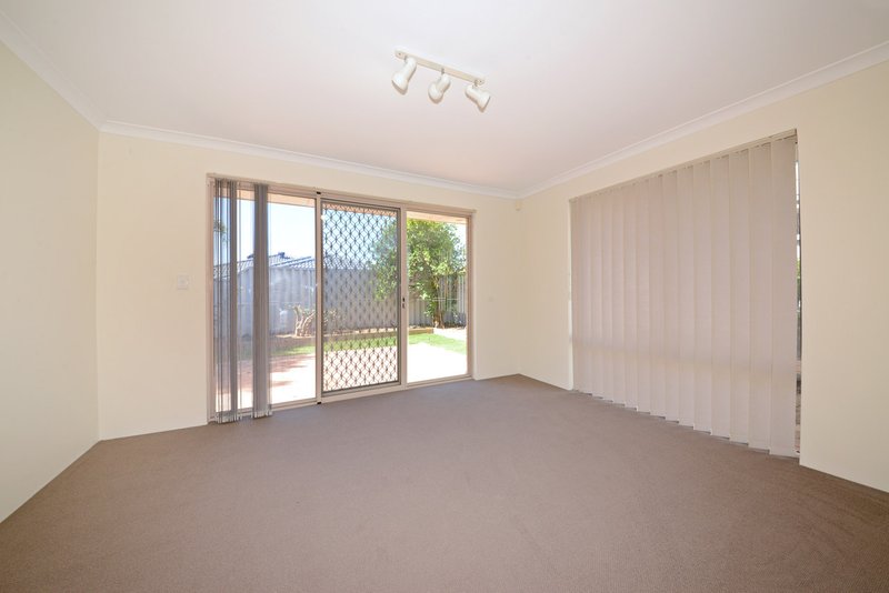 Photo - 10 De Crillon Way, Currambine WA 6028 - Image 15