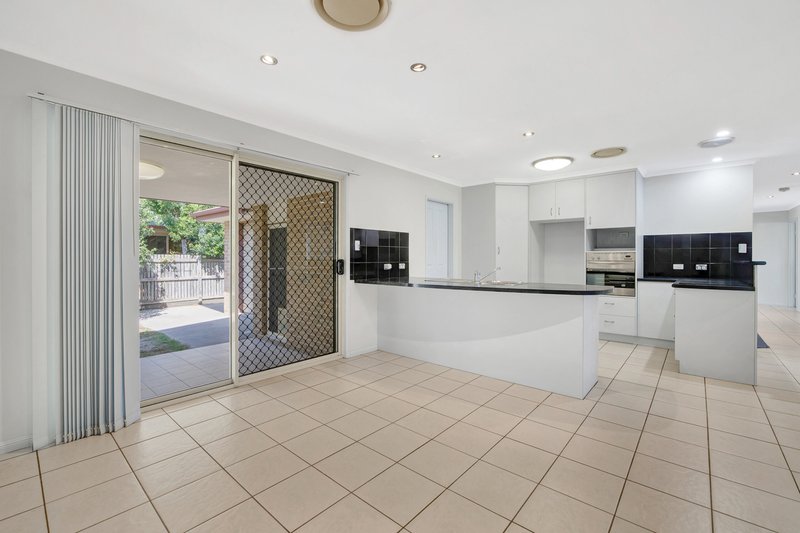 Photo - 10 Deborah Street, Glen Eden QLD 4680 - Image 3