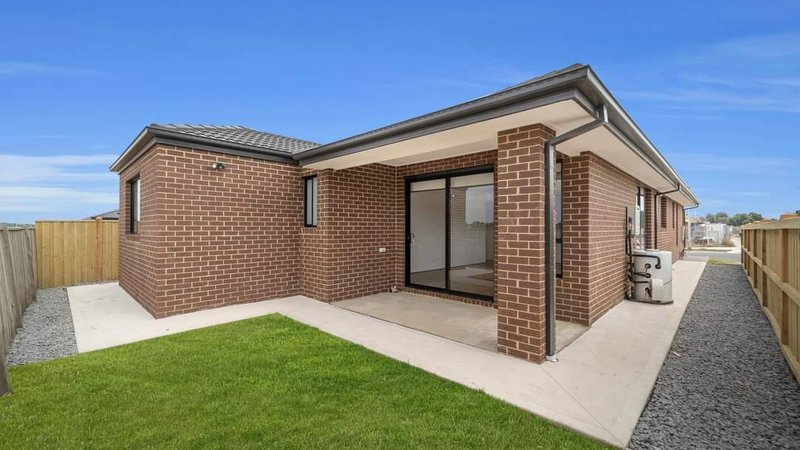 Photo - 10 Decumbens Way, Donnybrook VIC 3064 - Image 7