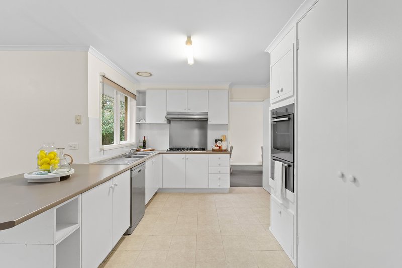 Photo - 10 Delatite Court, Rowville VIC 3178 - Image 7