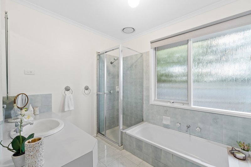 Photo - 10 Delatite Court, Rowville VIC 3178 - Image 11