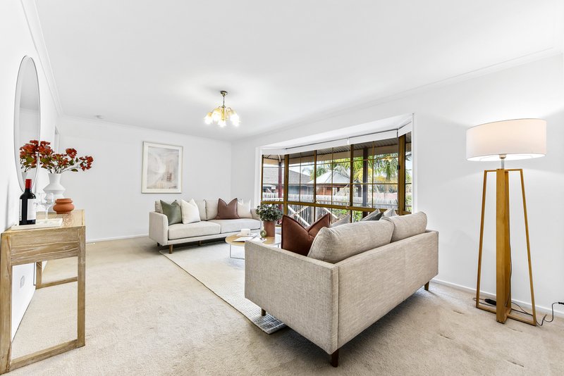 Photo - 10 Denise Close, Rowville VIC 3178 - Image 2