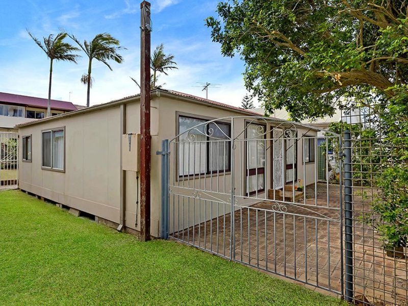 10 Dennis Road, The Entrance North NSW 2261