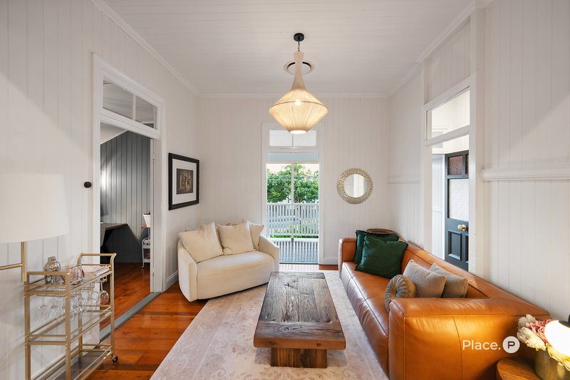 Photo - 10 Derby Street, Coorparoo QLD 4151 - Image 2