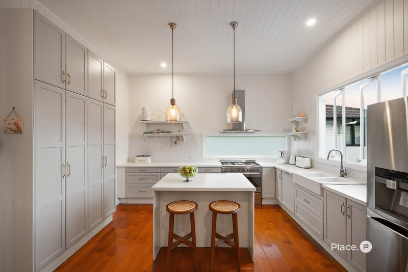 Photo - 10 Derby Street, Coorparoo QLD 4151 - Image 4