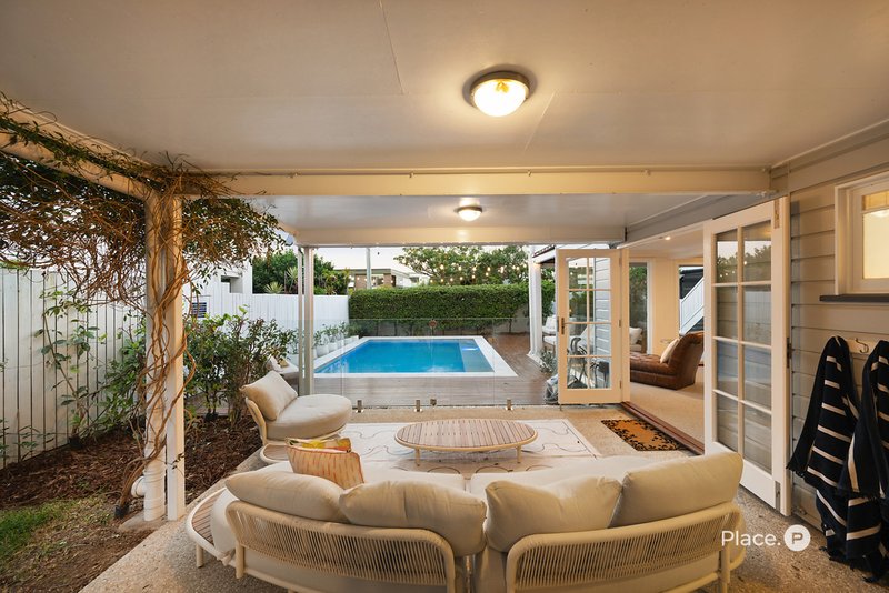 Photo - 10 Derby Street, Coorparoo QLD 4151 - Image 9