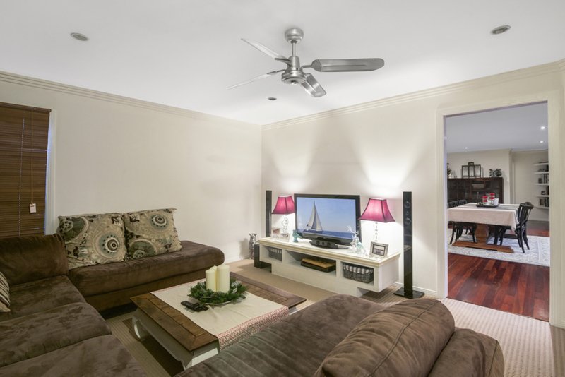 Photo - 10 Des Quinlan Crescent, Tallebudgera Valley QLD 4228 - Image 4