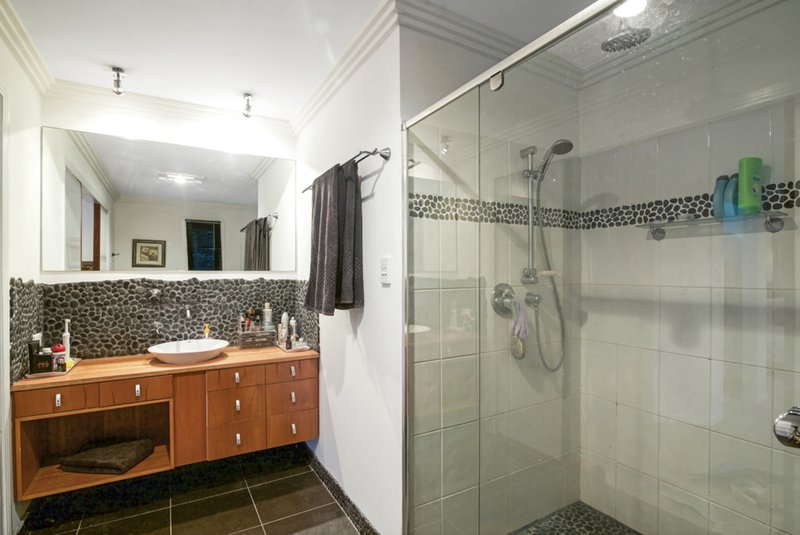 Photo - 10 Des Quinlan Crescent, Tallebudgera Valley QLD 4228 - Image 9