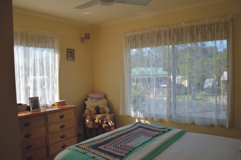 Photo - 10 Desmond Dr , Toogoom QLD 4655 - Image 8